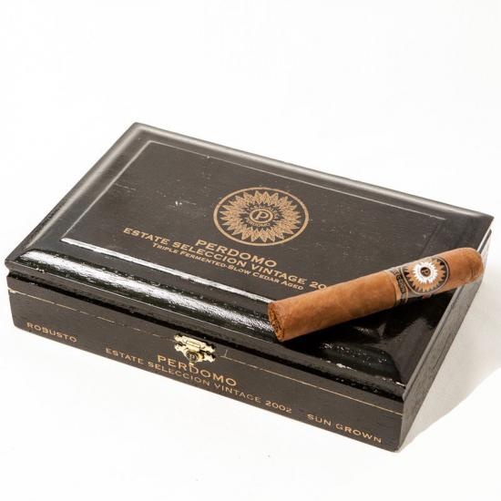 Сигары Perdomo ESV 2002 Robusto Sun Grown от Perdomo