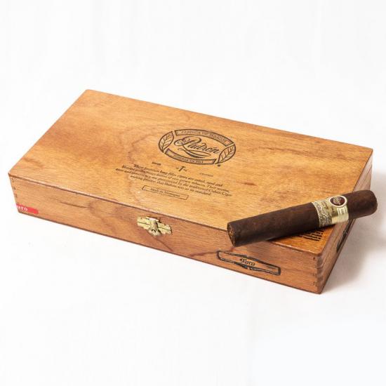 Сигары Padron 1964 Anniversary Monarca Special Reliase Toro Maduro от Padron