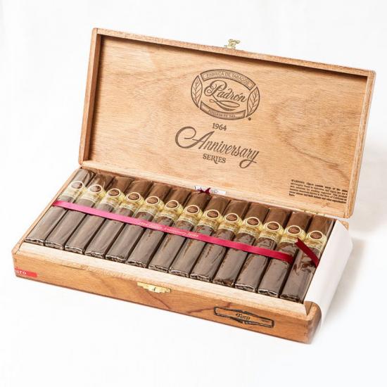 Сигары Padron 1964 Anniversary Monarca Special Reliase Toro Maduro от Padron